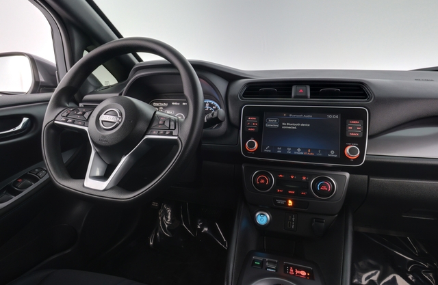 2025 Nissan LEAF