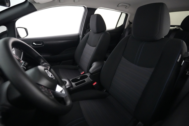 2025 Nissan LEAF