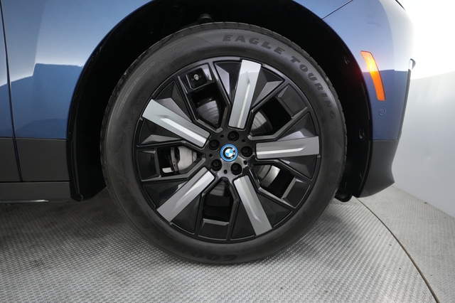 2022 BMW iX