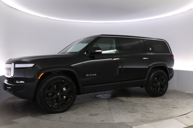 2024 Rivian R1S