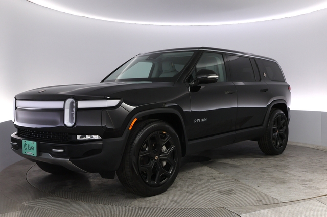 2024 Rivian R1S