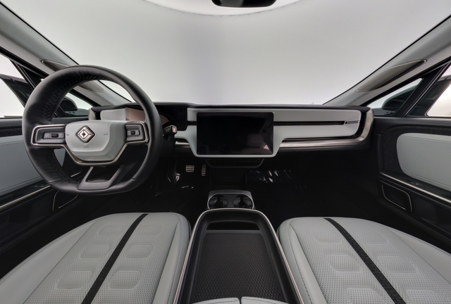 2024 Rivian R1S