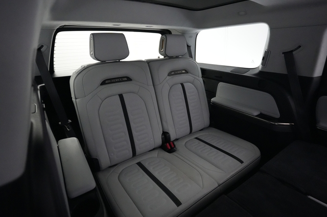 2024 Rivian R1S