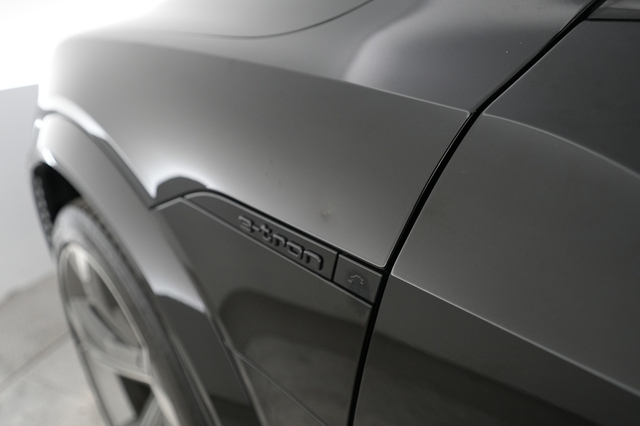 2024 Audi SQ8 e-tron