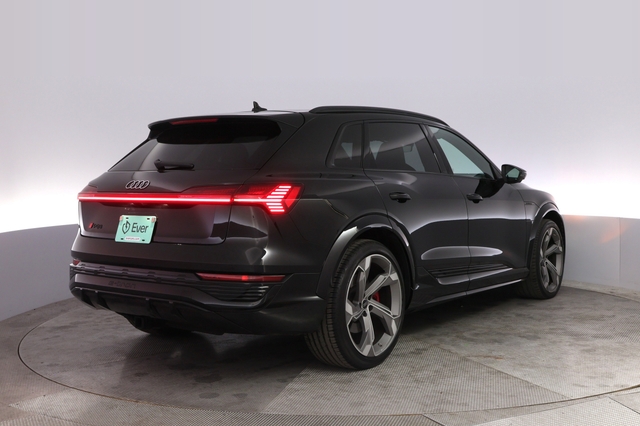 2024 Audi SQ8 e-tron