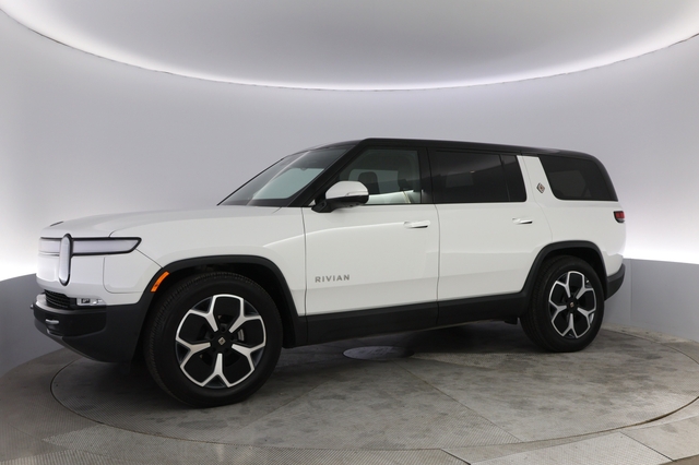 2024 Rivian R1S