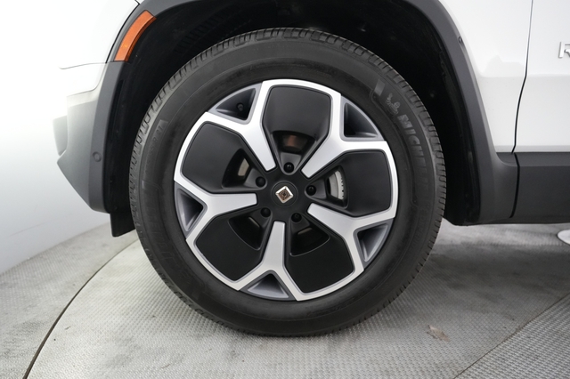 2024 Rivian R1S