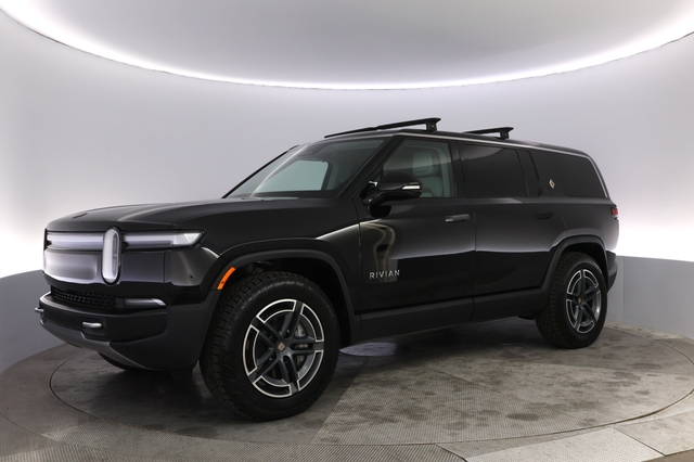 2025 Rivian R1S