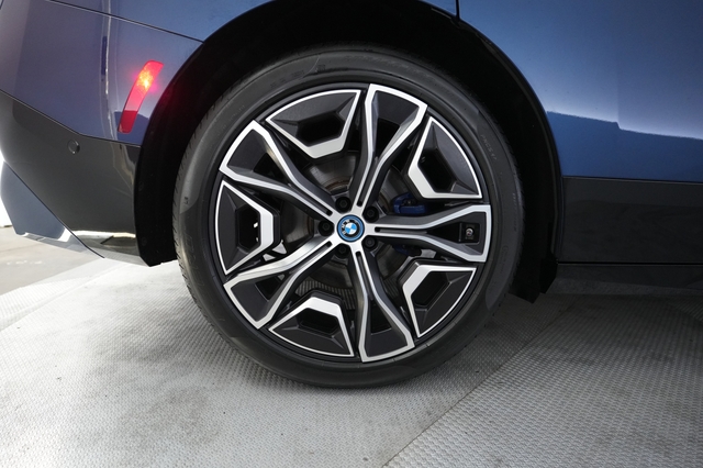 2024 BMW iX