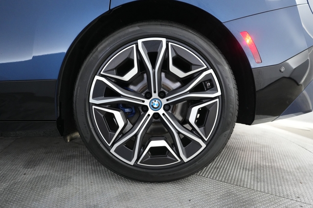 2024 BMW iX