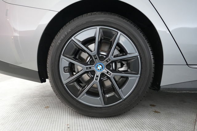 2024 BMW i4