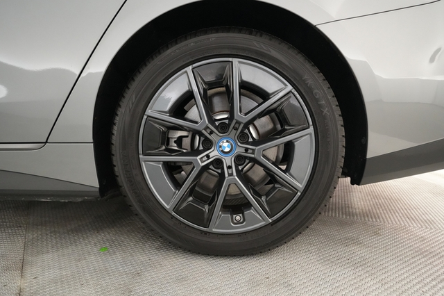 2024 BMW i4