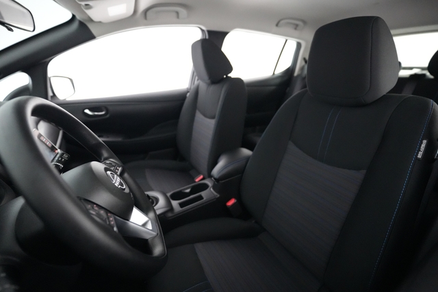 2025 Nissan LEAF