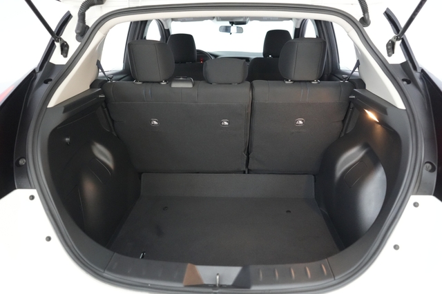 2025 Nissan LEAF