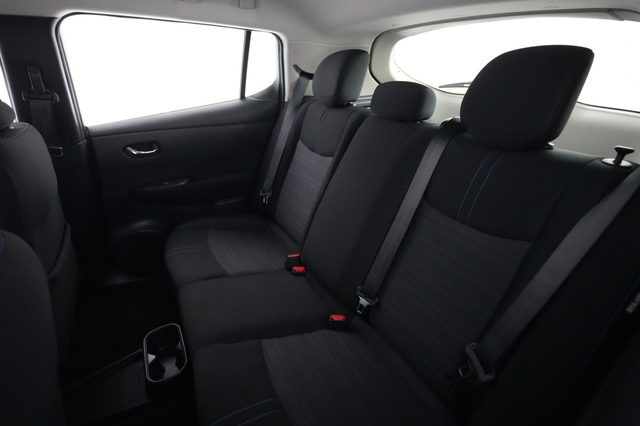 2025 Nissan LEAF