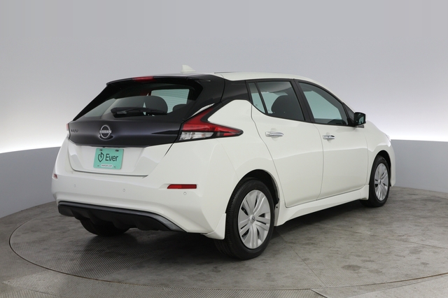 2025 Nissan LEAF