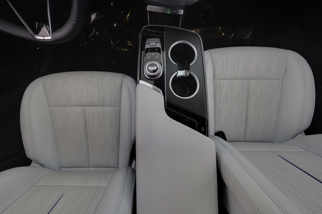 2024 Cadillac Lyriq