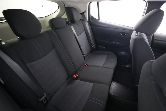 2025 Nissan LEAF
