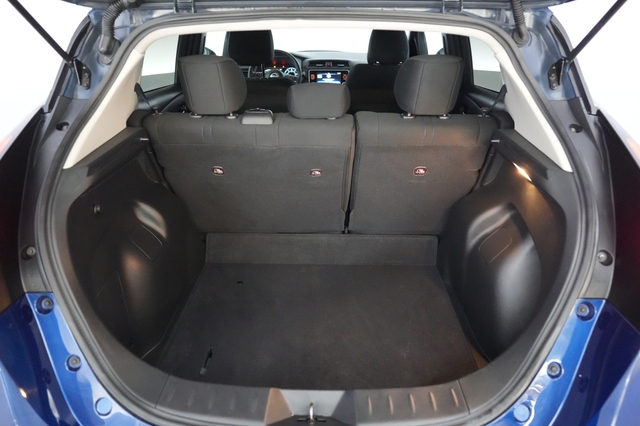 2025 Nissan LEAF