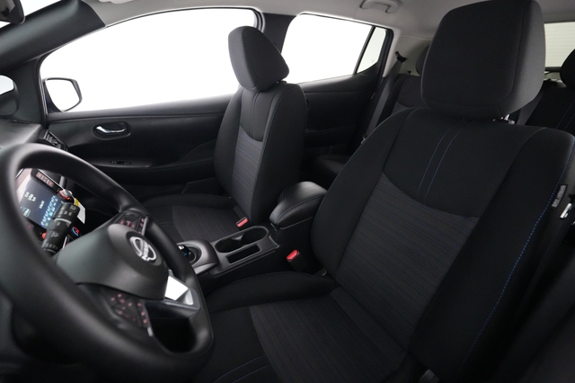 2025 Nissan LEAF