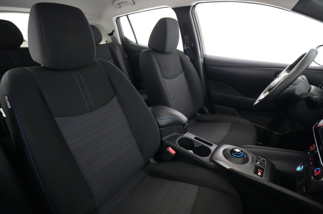 2025 Nissan LEAF