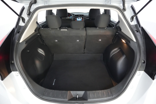 2025 Nissan LEAF