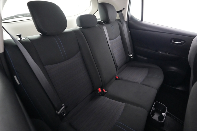 2025 Nissan LEAF