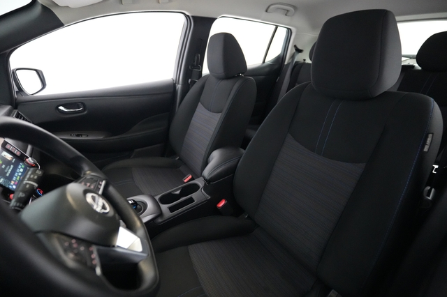2025 Nissan LEAF