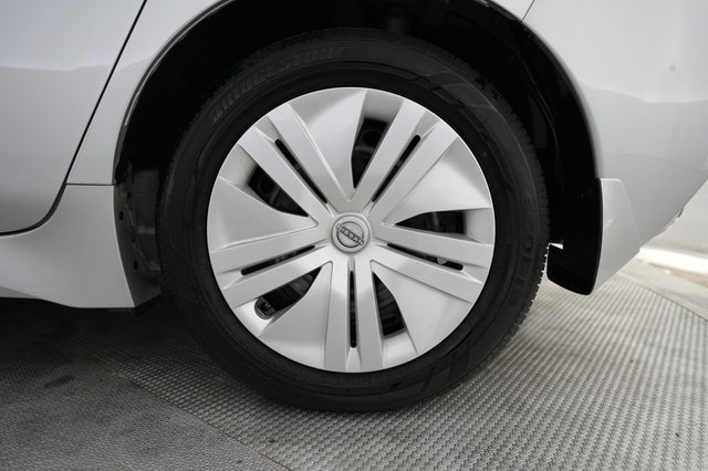2025 Nissan LEAF