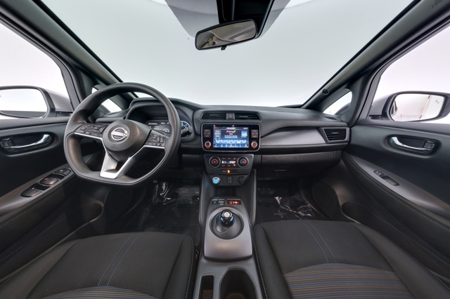 2025 Nissan LEAF