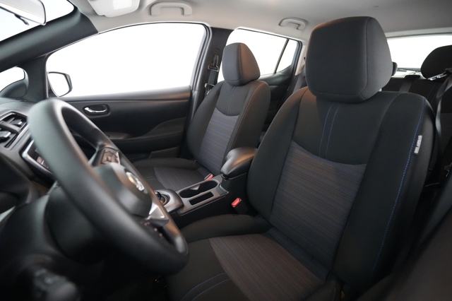 2025 Nissan LEAF
