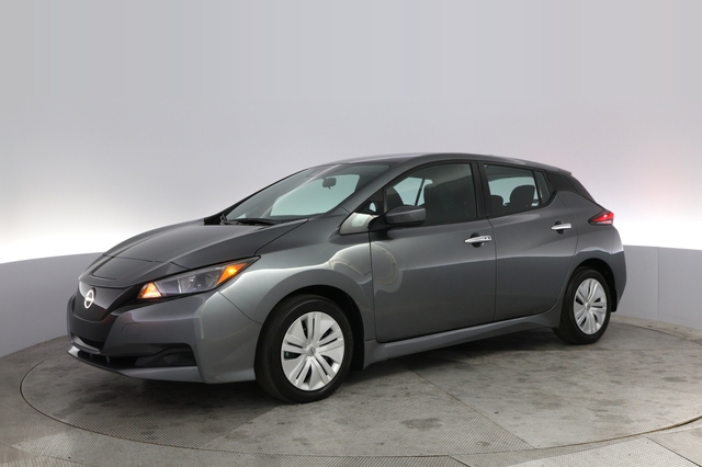 2025 Nissan LEAF