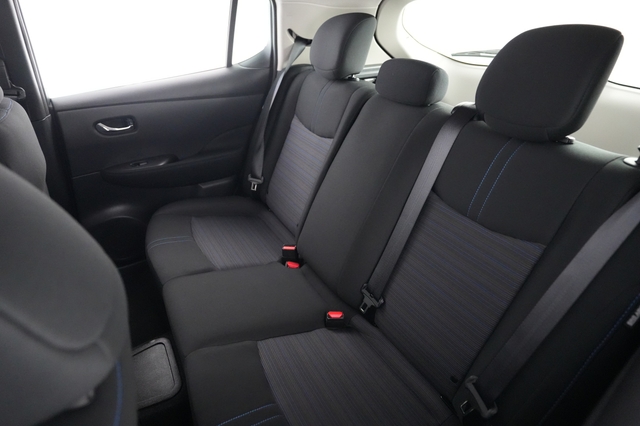 2025 Nissan LEAF