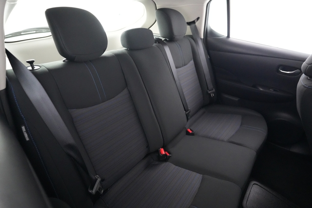 2025 Nissan LEAF