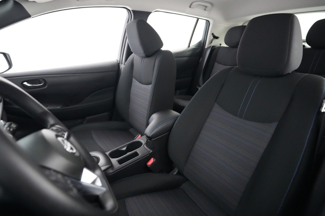 2025 Nissan LEAF