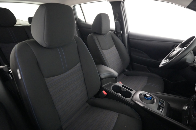 2025 Nissan LEAF