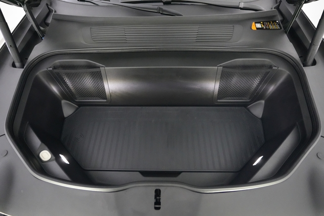 2025 Rivian R1S