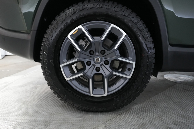 2025 Rivian R1S