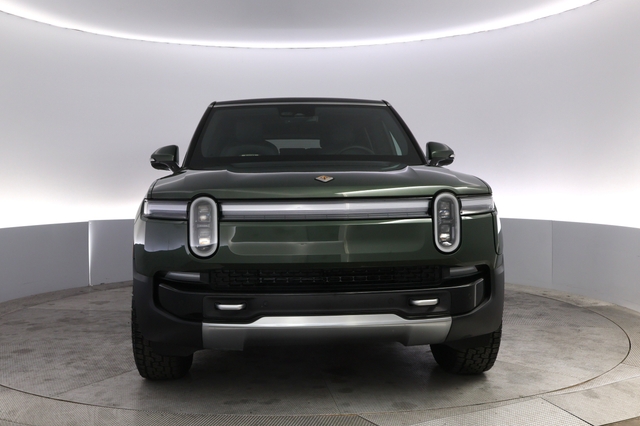 2025 Rivian R1S