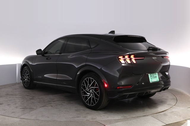 2022 Ford Mustang Mach-E