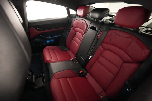 2023 Porsche Taycan