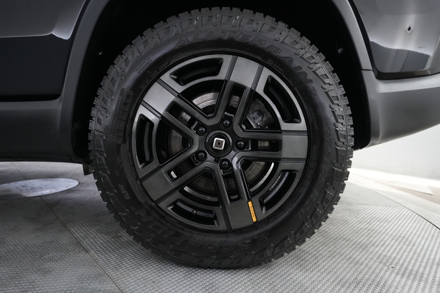 2024 Rivian R1S