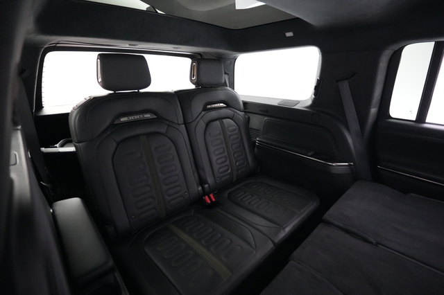 2024 Rivian R1S