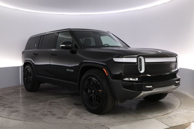 2024 Rivian R1S