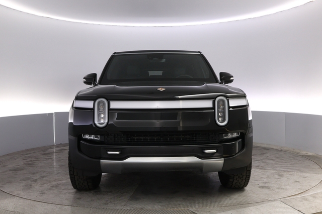 2024 Rivian R1S