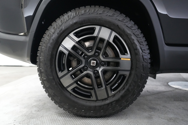 2024 Rivian R1S