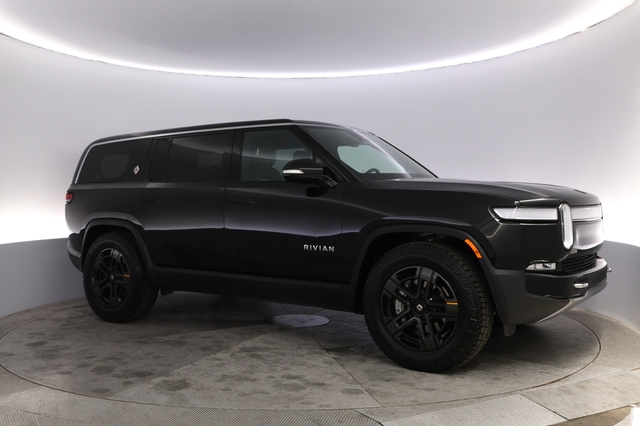 2024 Rivian R1S