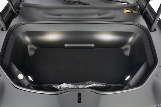 2024 Rivian R1S