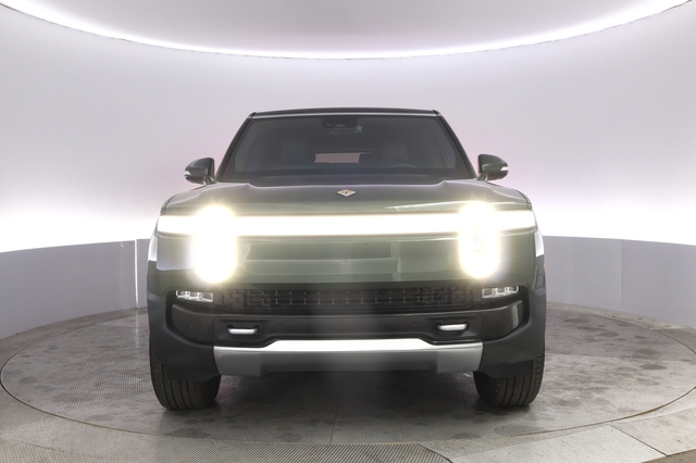 2023 Rivian R1S