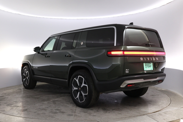 2023 Rivian R1S
